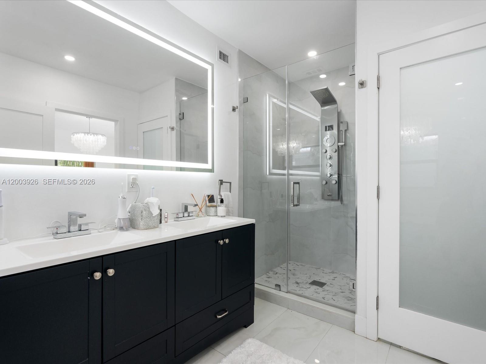 5000 Riviera Dr, Coral Gables FL 33146