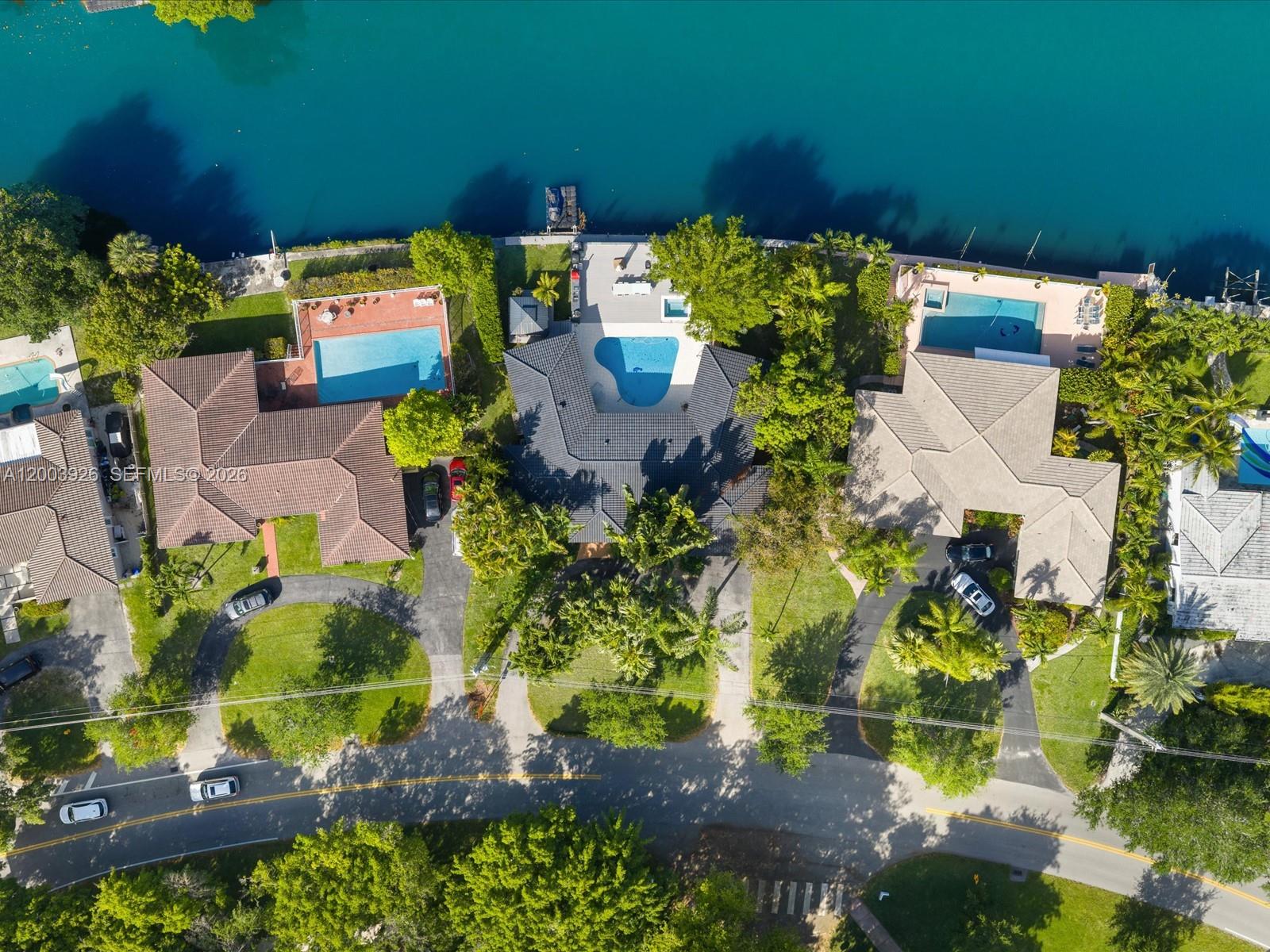 5000 Riviera Dr, Coral Gables FL 33146