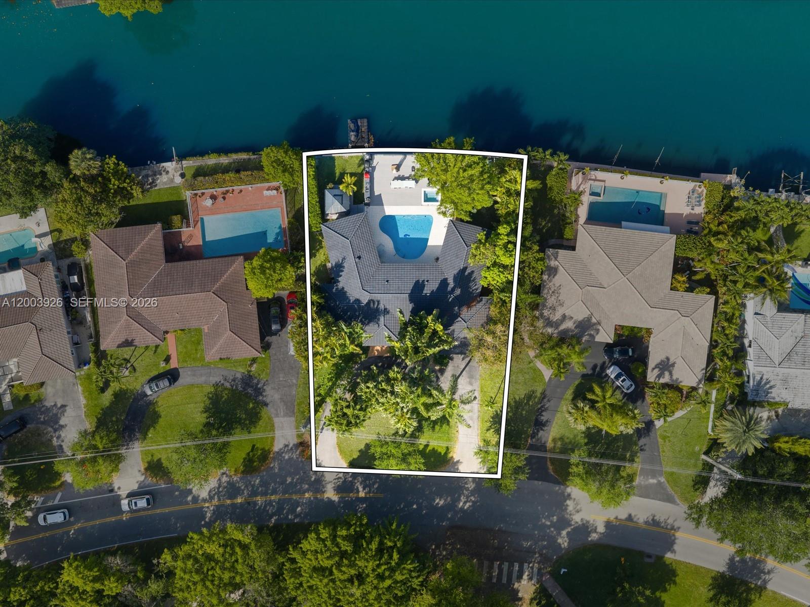 5000 Riviera Dr, Coral Gables FL 33146