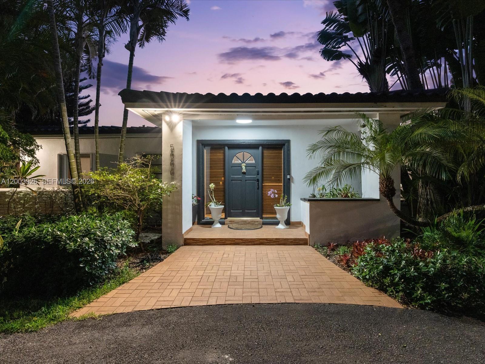 5000 Riviera Dr, Coral Gables FL 33146