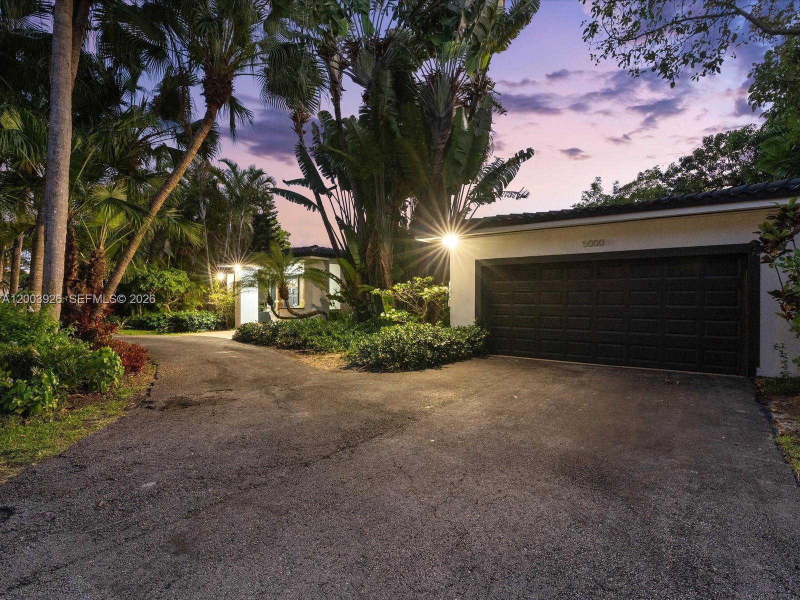 5000 Riviera Dr, Coral Gables FL 33146