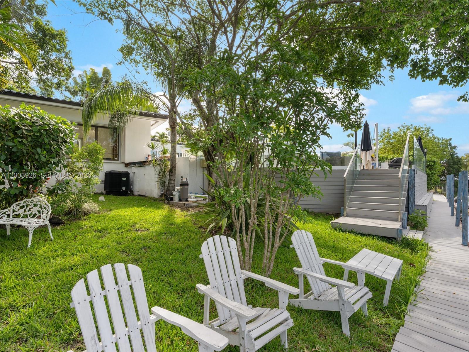 5000 Riviera Dr, Coral Gables FL 33146
