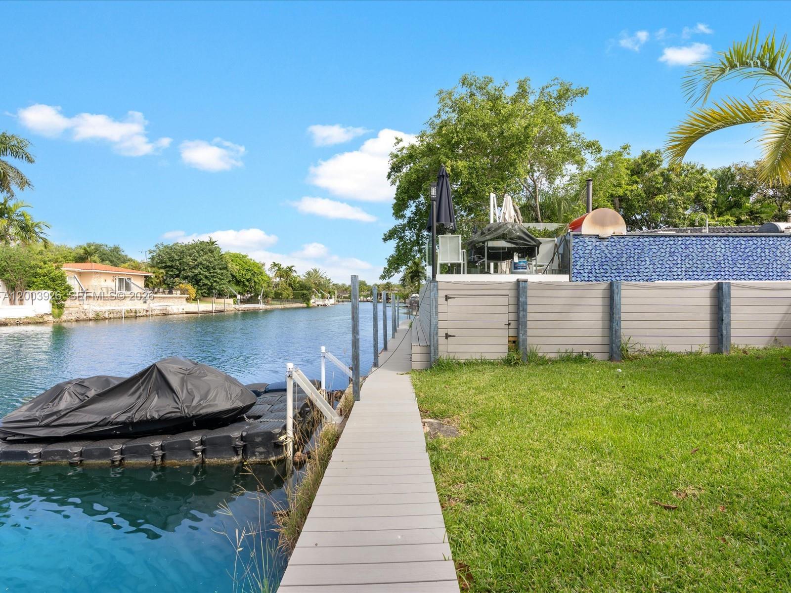 5000 Riviera Dr, Coral Gables FL 33146