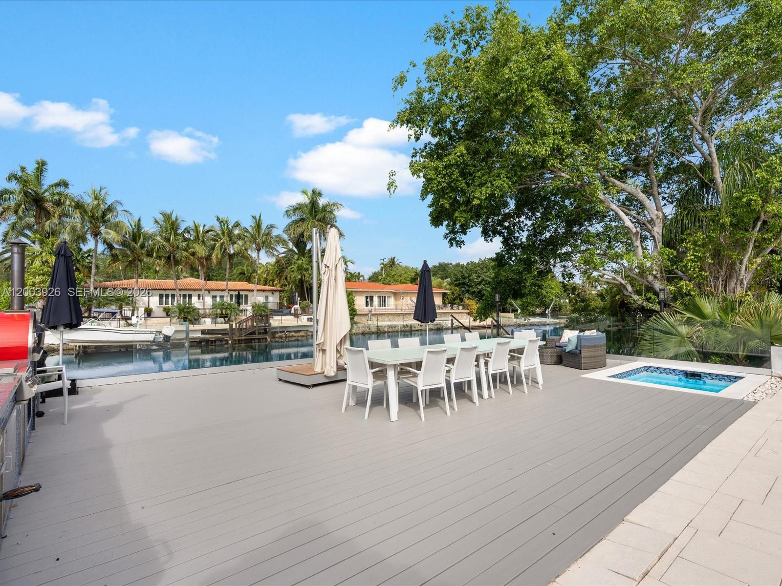 5000 Riviera Dr, Coral Gables FL 33146