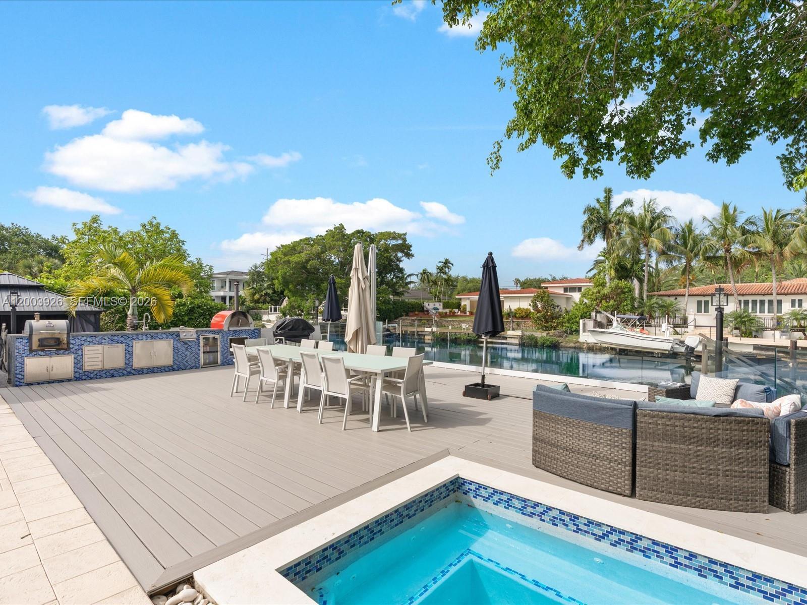 5000 Riviera Dr, Coral Gables FL 33146
