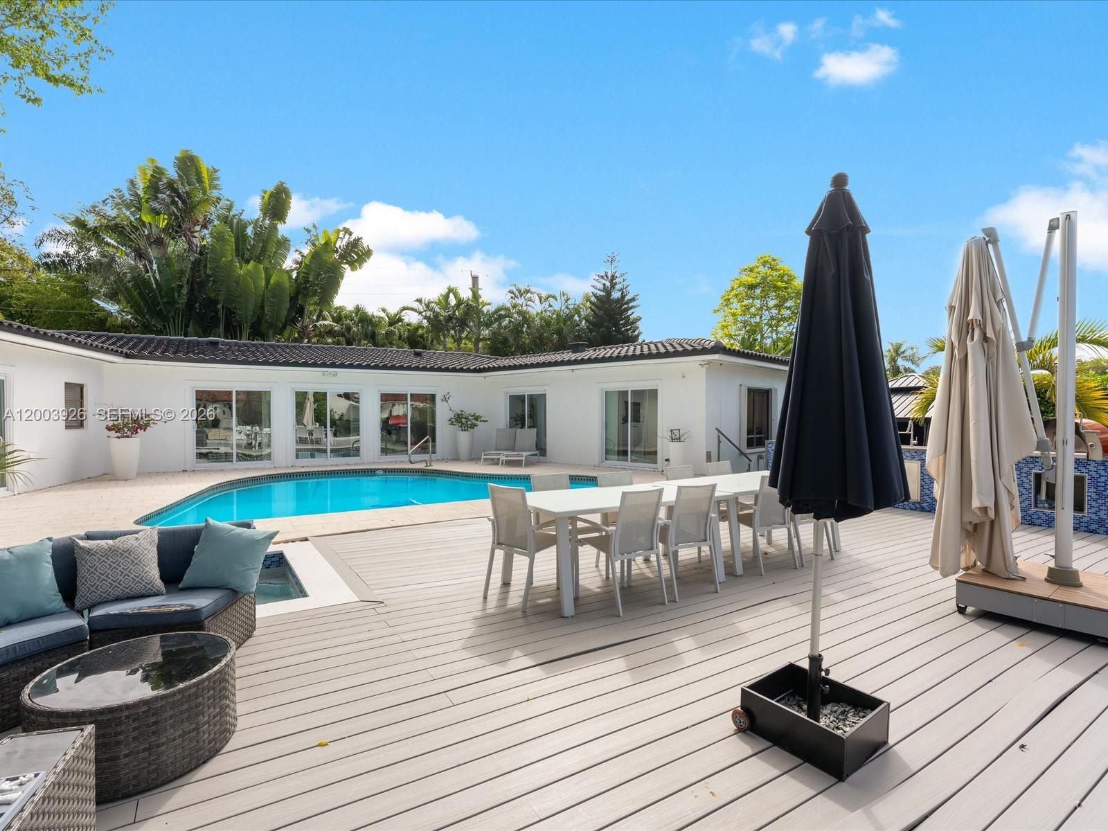 5000 Riviera Dr, Coral Gables FL 33146
