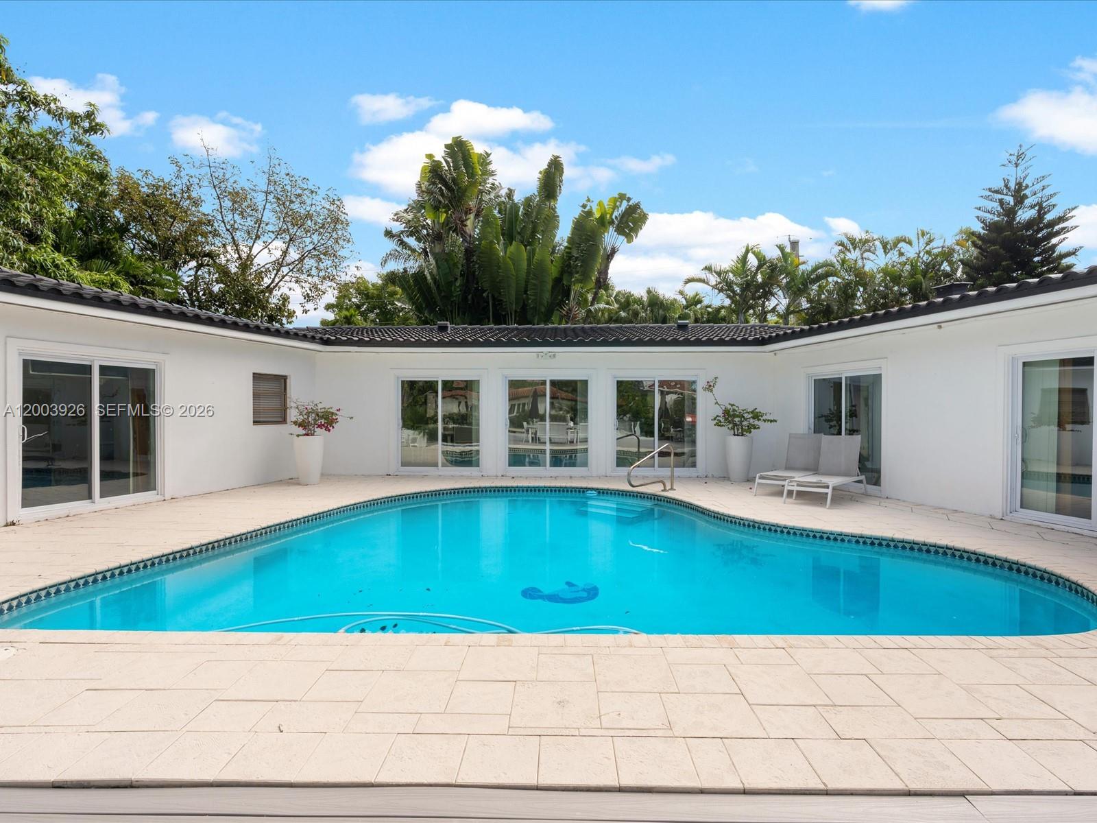 5000 Riviera Dr, Coral Gables FL 33146