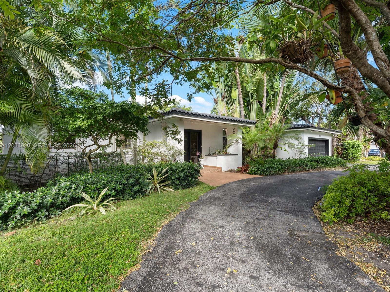 5000 Riviera Dr, Coral Gables FL 33146