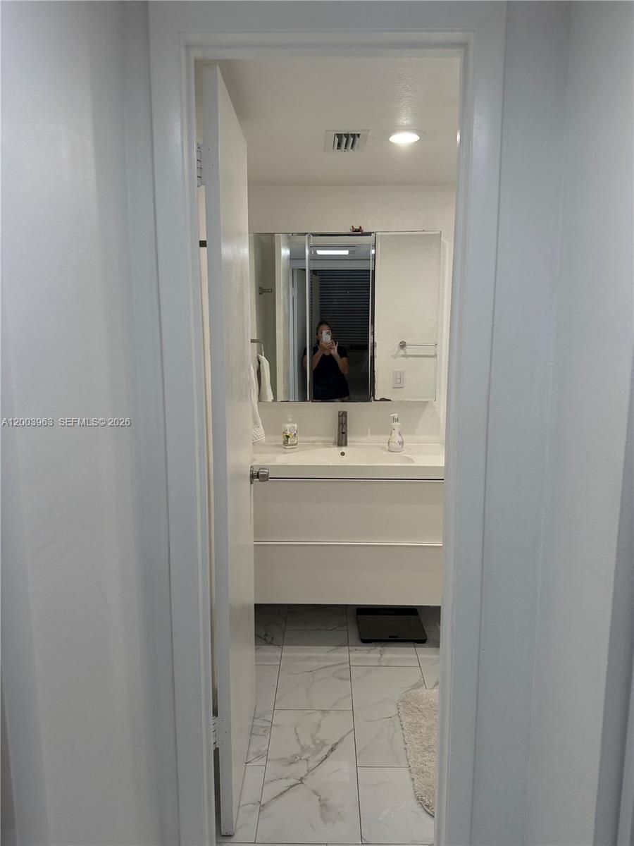 5033 NW 7th St #312, Miami FL 33126