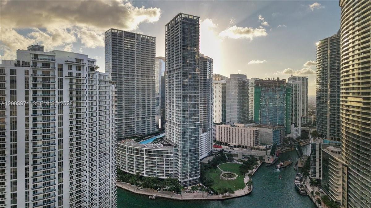 465 Brickell Ave #3804, Miami FL 33131