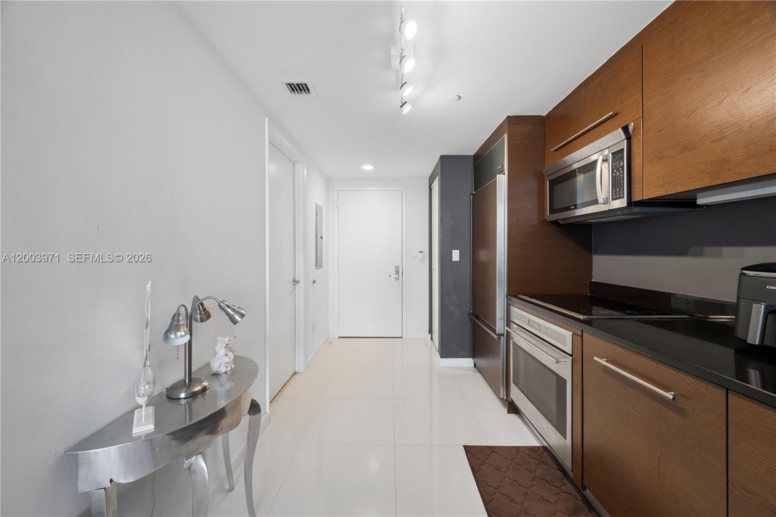 465 Brickell Ave #3804, Miami FL 33131
