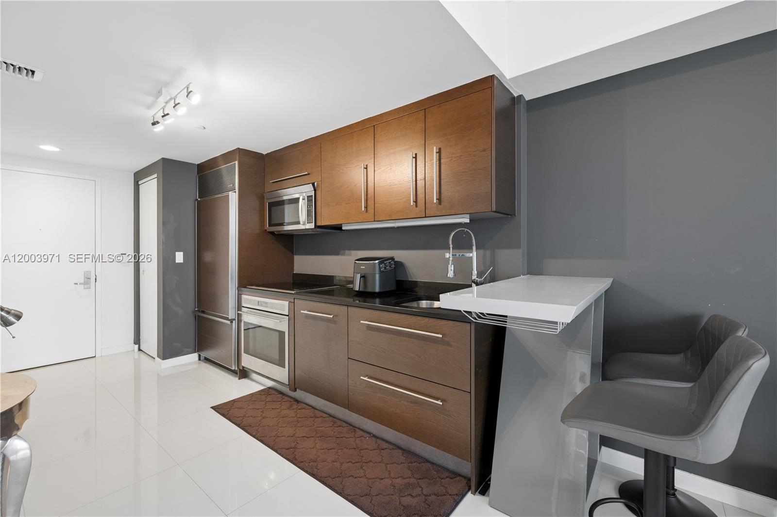 465 Brickell Ave #3804, Miami FL 33131