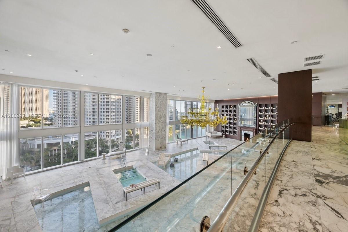 465 Brickell Ave #3804, Miami FL 33131