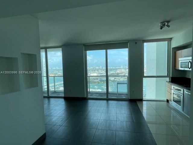 253 2nd St #3807, Miami FL 33132