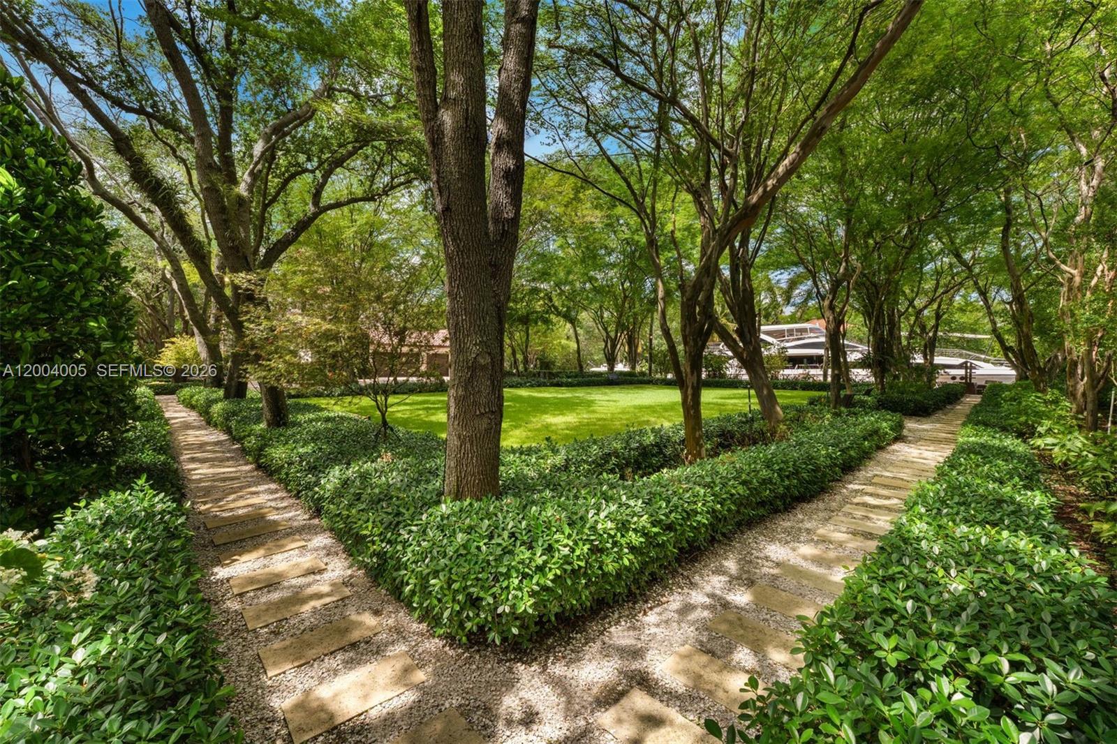 255 Cocoplum Rd, Coral Gables FL 33143