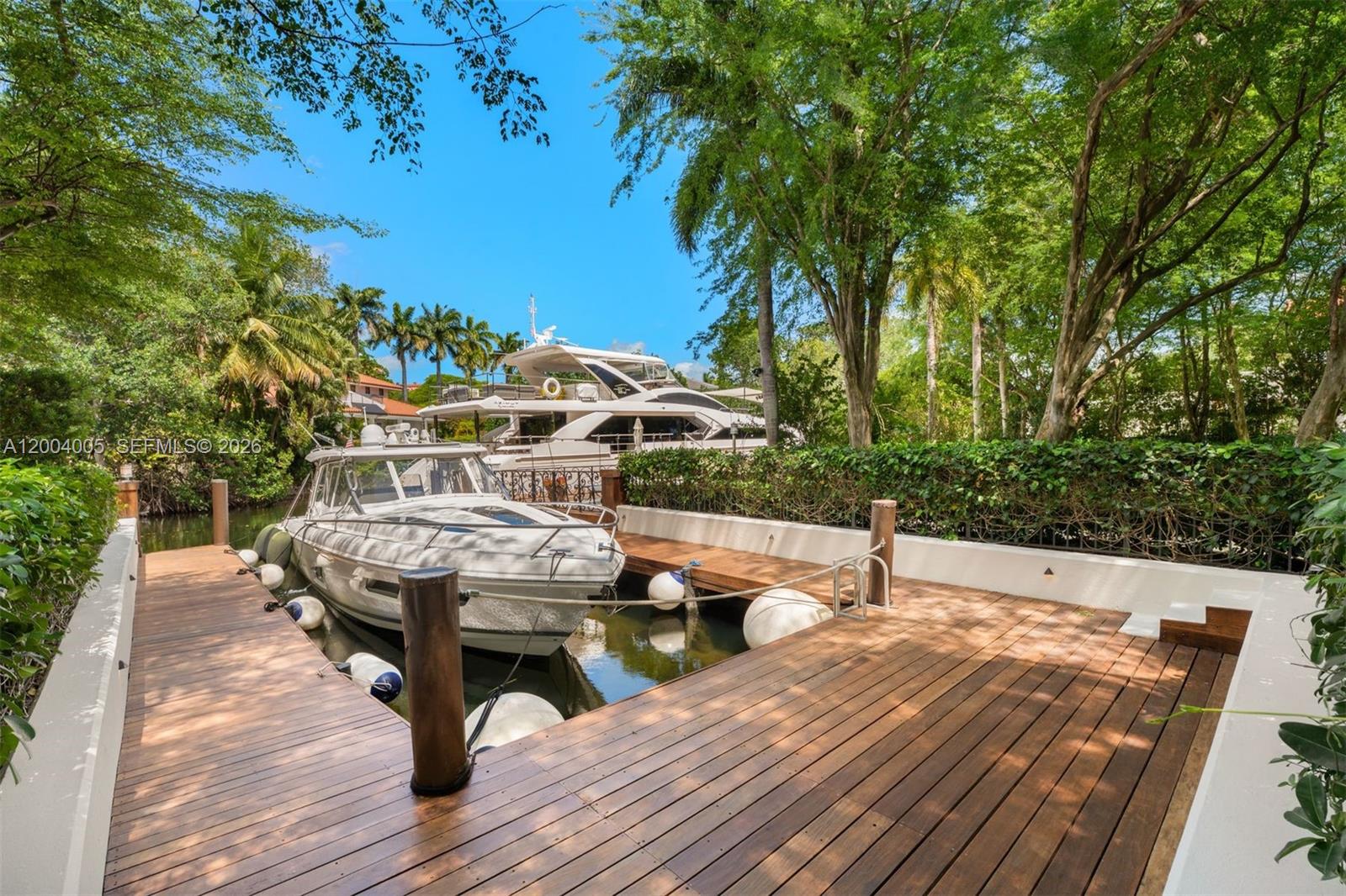 255 Cocoplum Rd, Coral Gables FL 33143