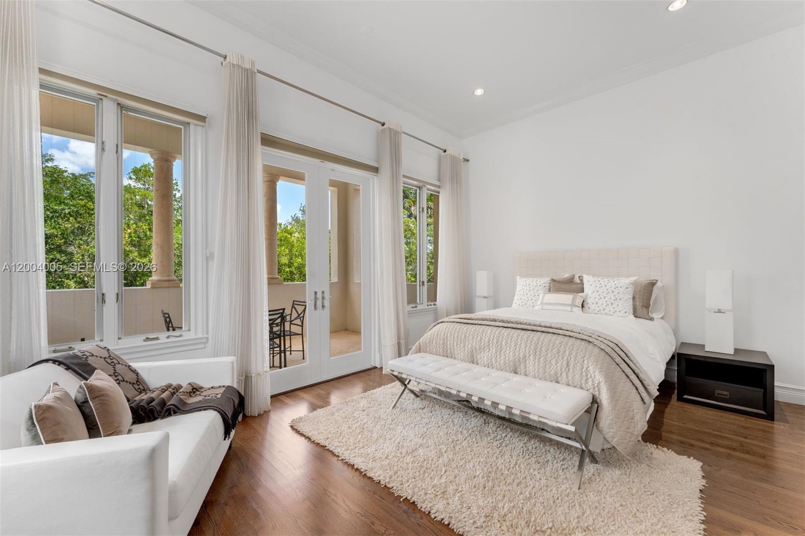 255 Cocoplum Rd, Coral Gables FL 33143