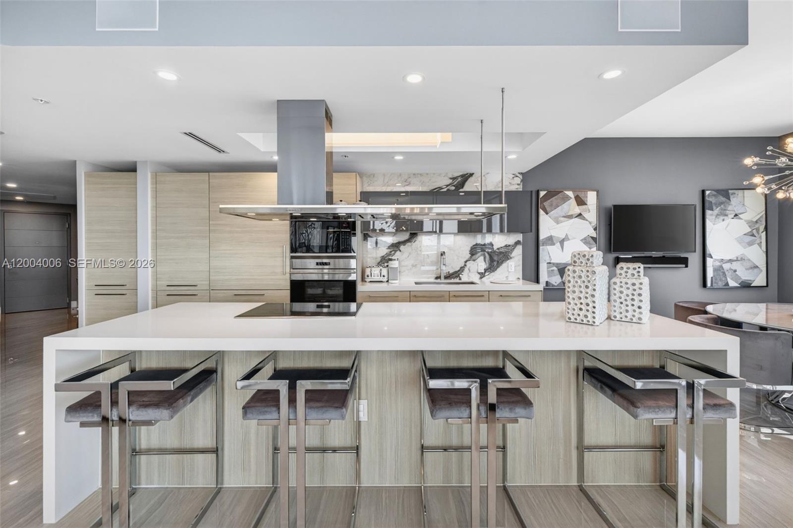 17111 Biscayne Blvd #710, North Miami Beach FL 33160