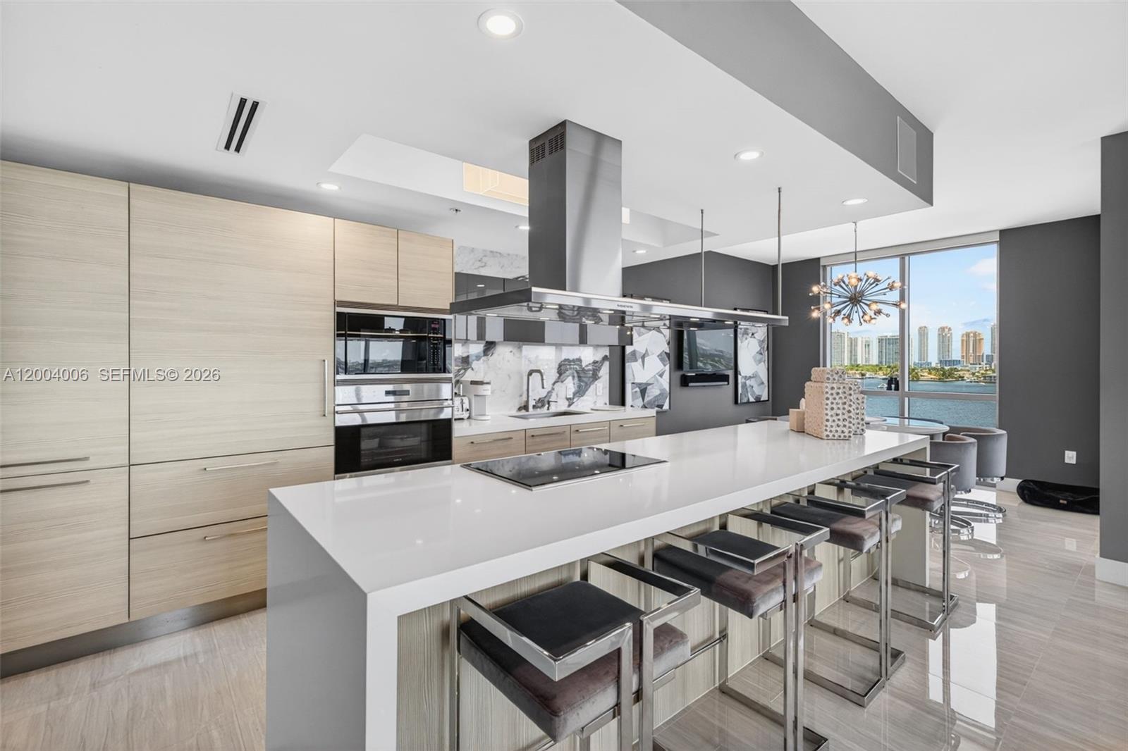 17111 Biscayne Blvd #710, North Miami Beach FL 33160