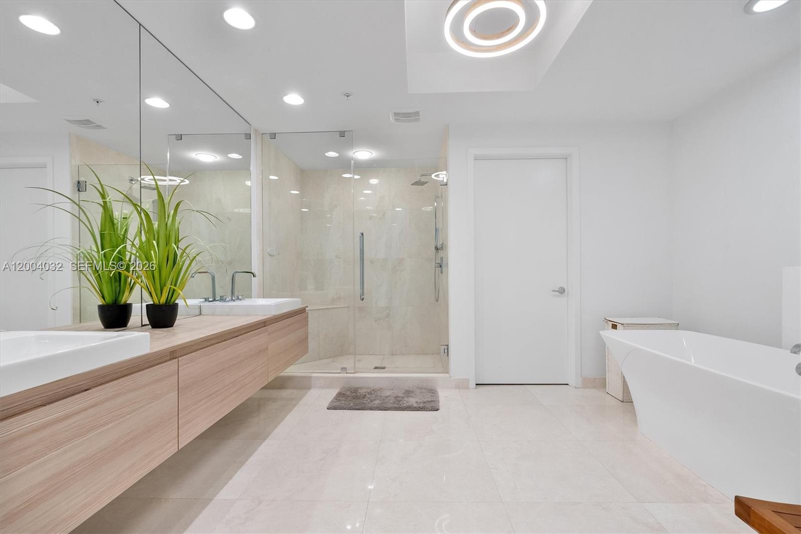 17301 Biscayne Blvd #1010, North Miami Beach FL 33160