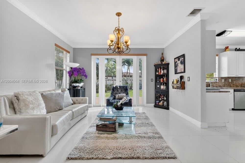 15465 SW 117th St, Miami FL 33196