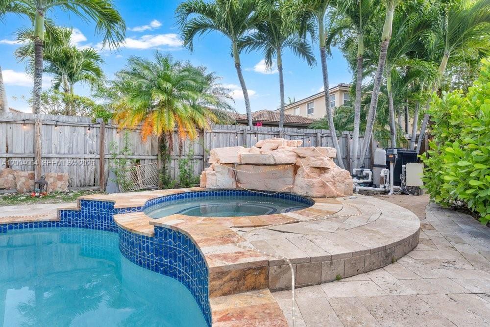 15465 SW 117th St, Miami FL 33196