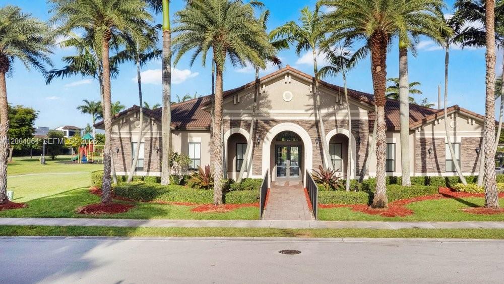 15465 SW 117th St, Miami FL 33196