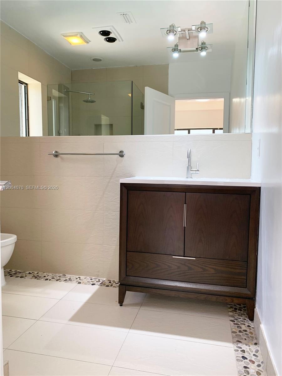 7750 Noremac Ave, Miami Beach FL 33141