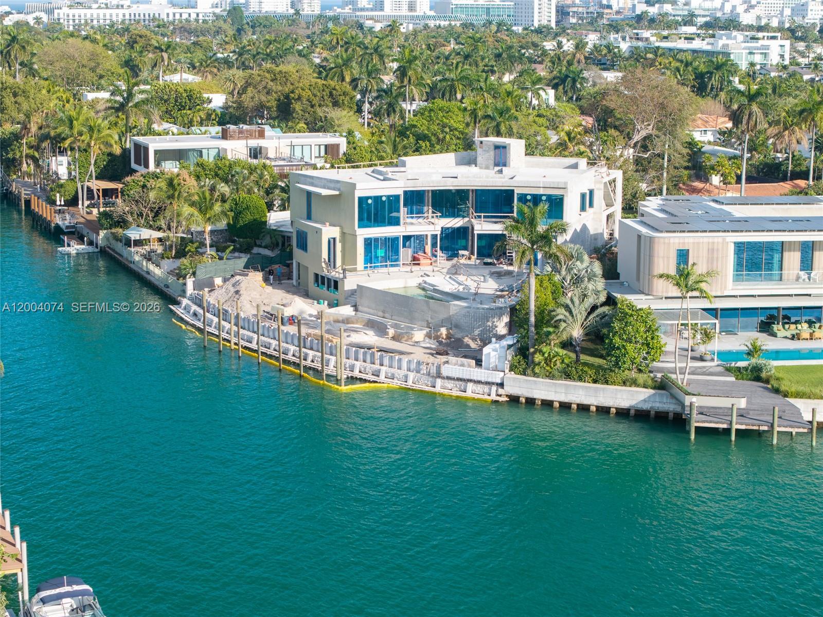1649 W 22nd St, Miami Beach FL 33140