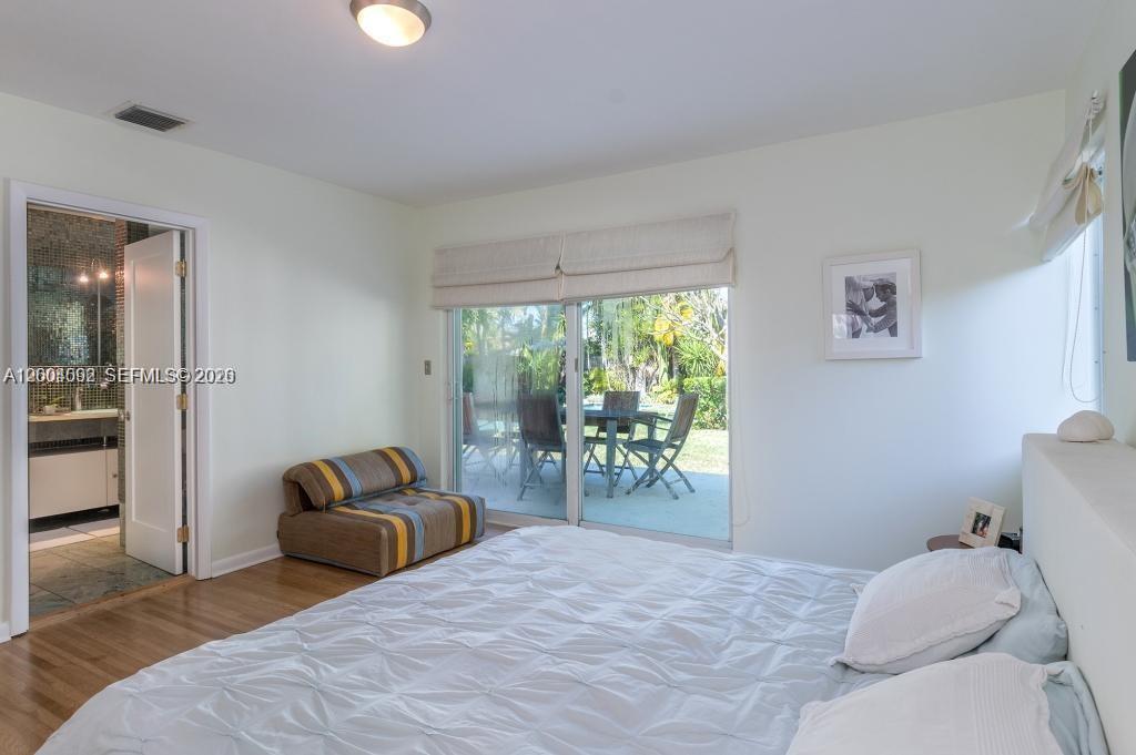 1123 Bay Dr, Miami Beach FL 33141