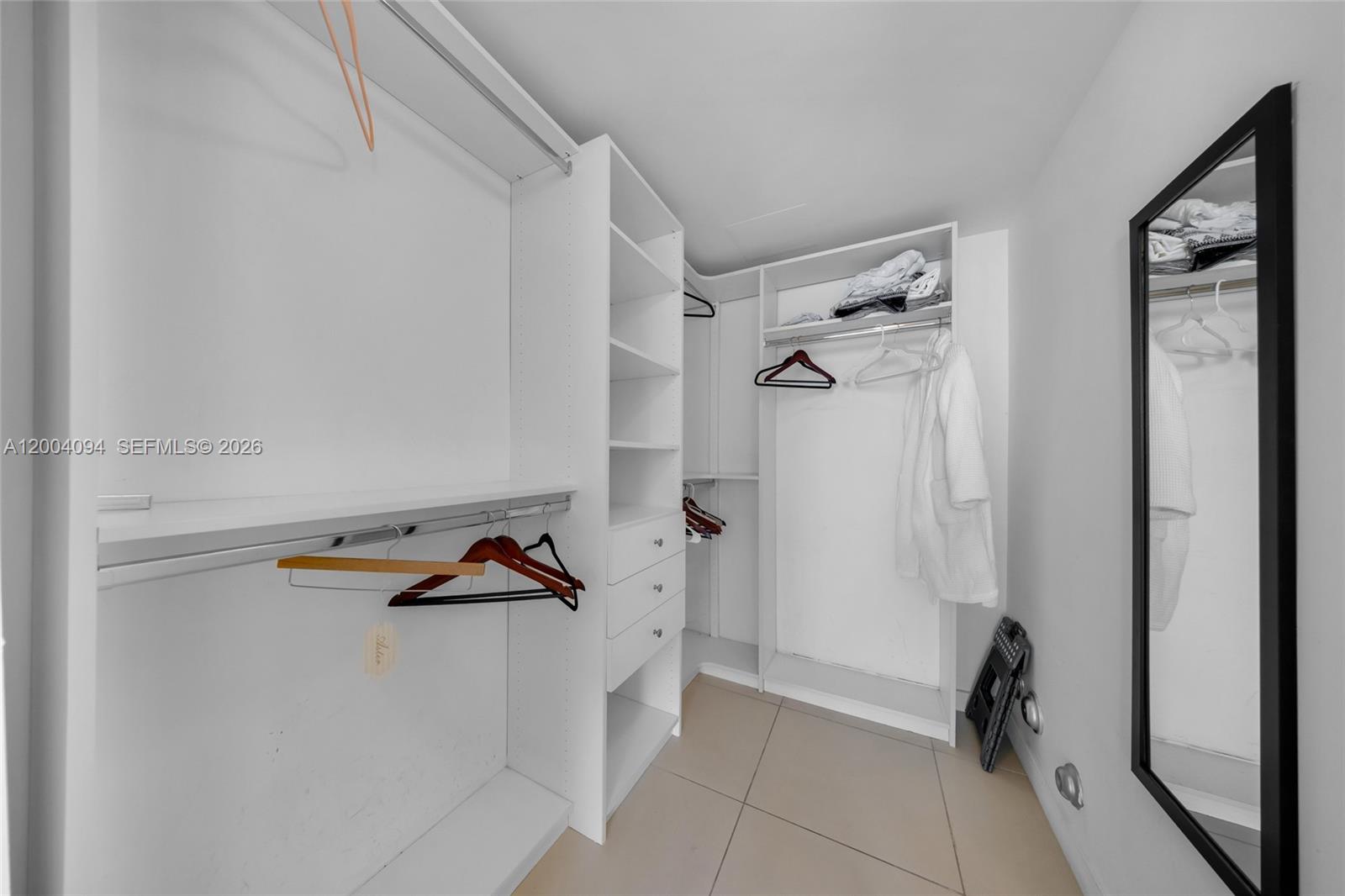 31 SE 6th St #907, Miami FL 33131