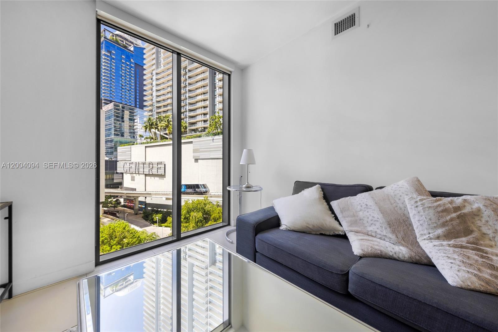 31 SE 6th St #907, Miami FL 33131