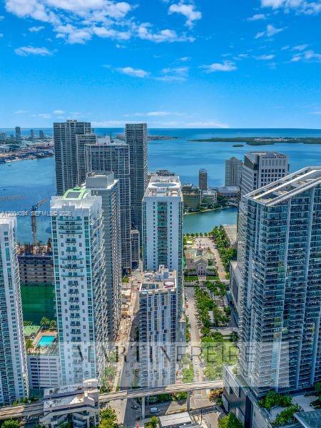 31 SE 6th St #907, Miami FL 33131