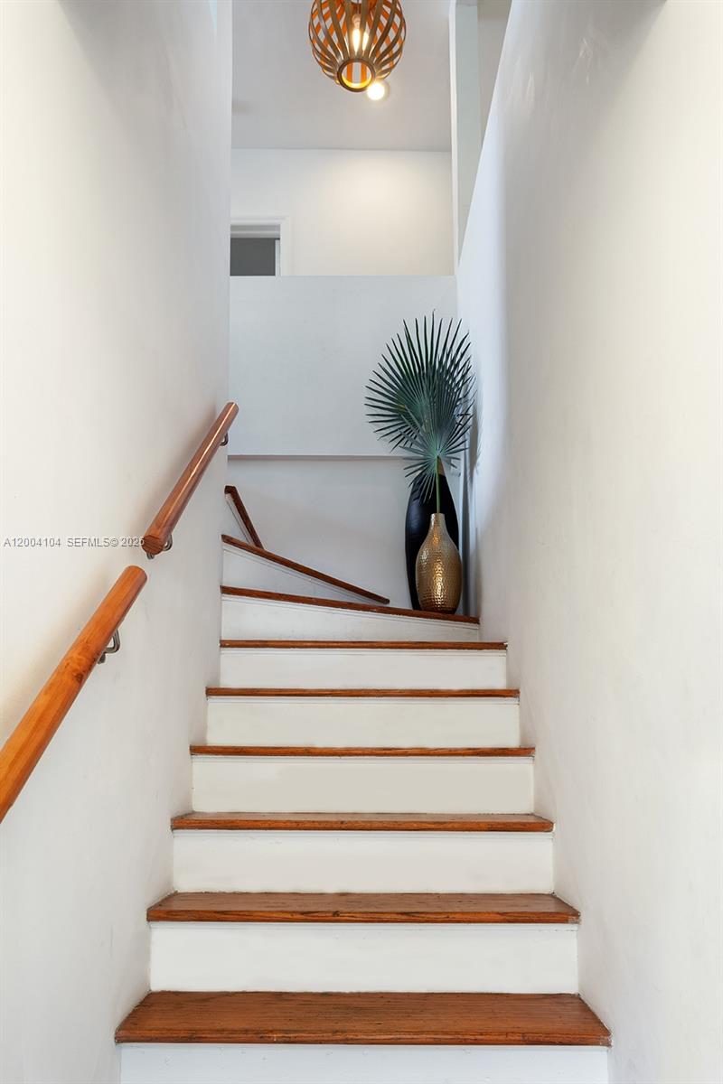 840 Lenox Ave #2, Miami Beach FL 33139