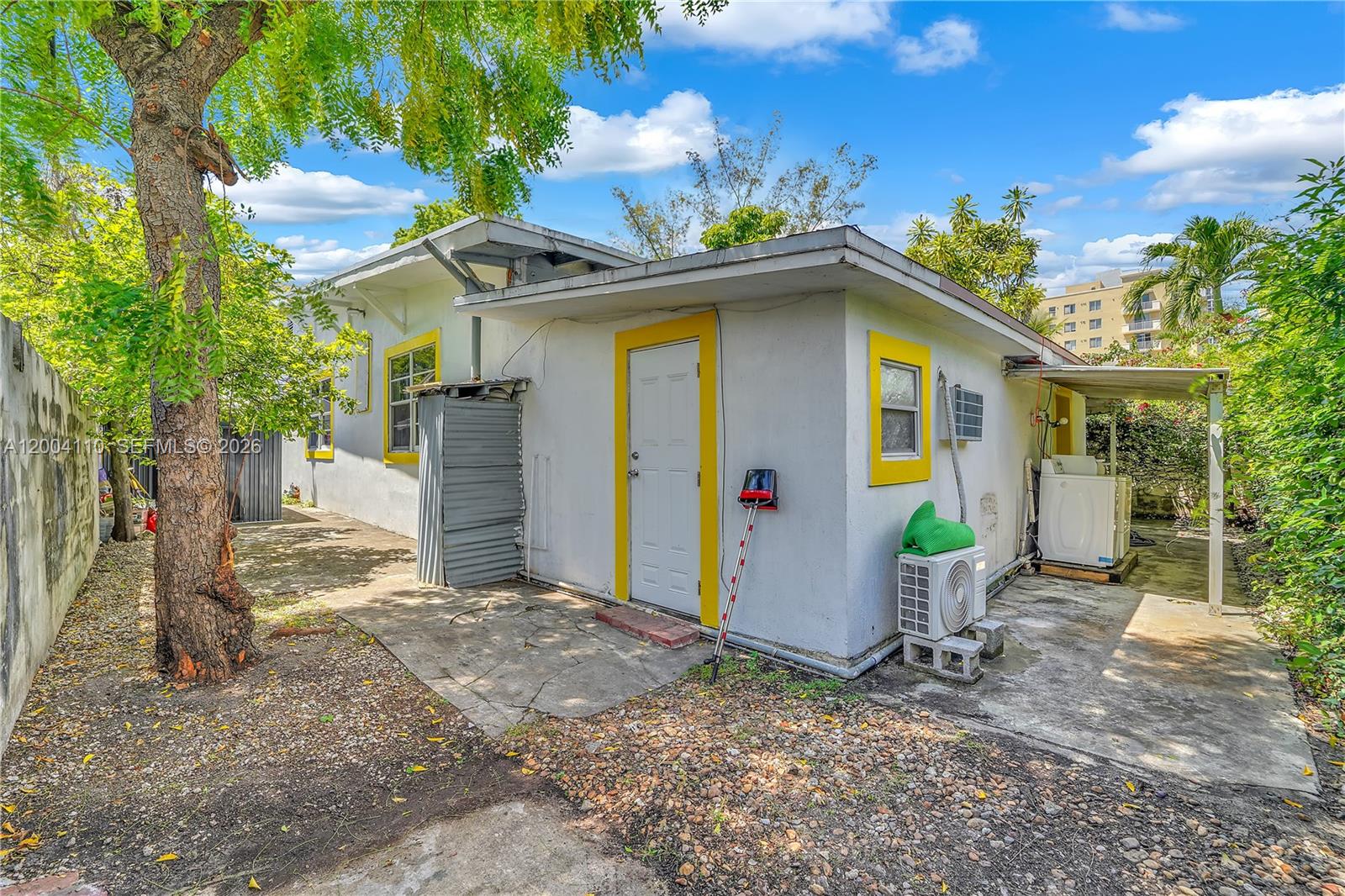 219 SW 6th Ave, Miami FL 33130