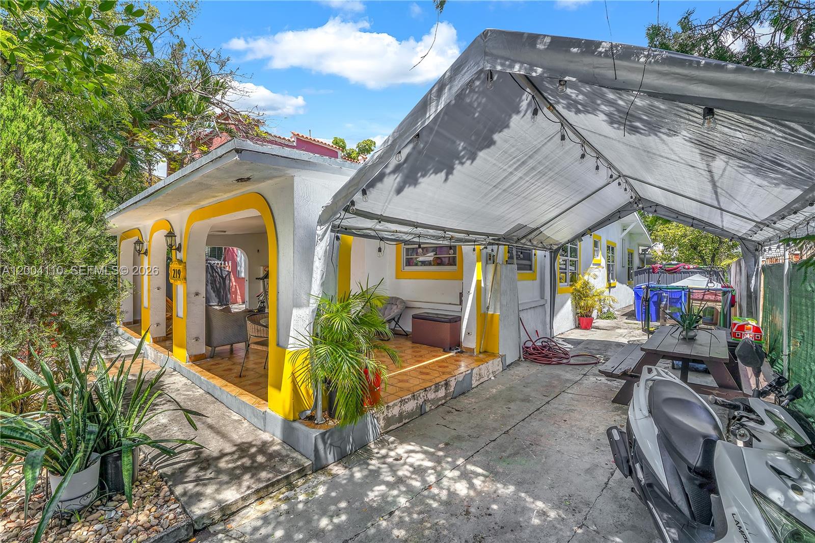 219 SW 6th Ave, Miami FL 33130