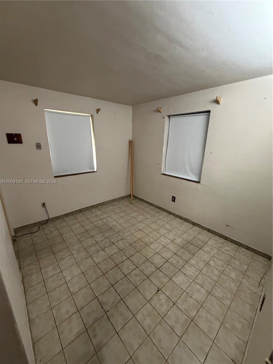 10910 SW 40th St, Miami FL 33165