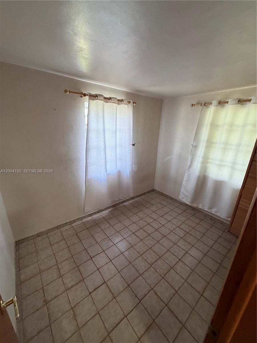 10910 SW 40th St, Miami FL 33165