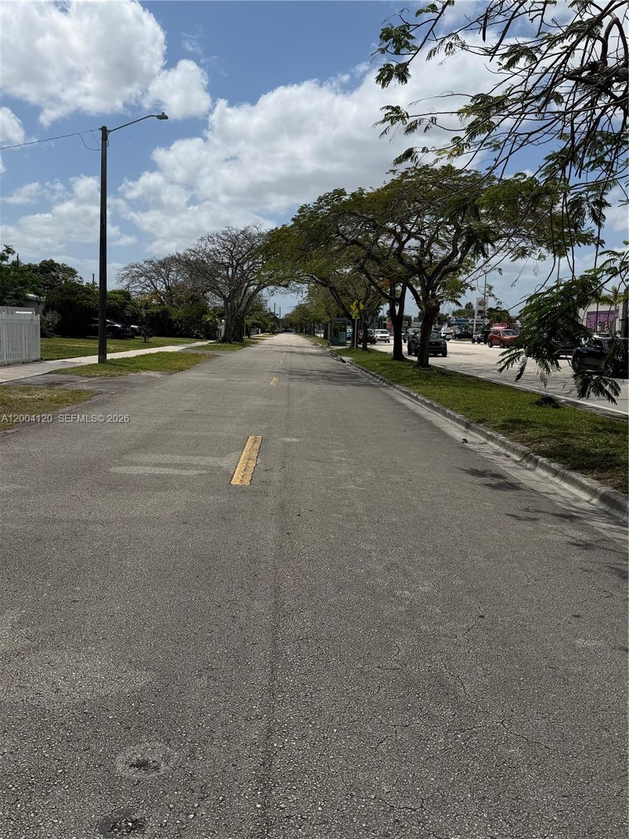10910 SW 40th St, Miami FL 33165