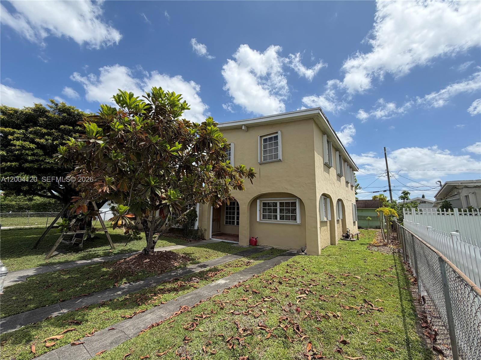 10910 SW 40th St, Miami FL 33165