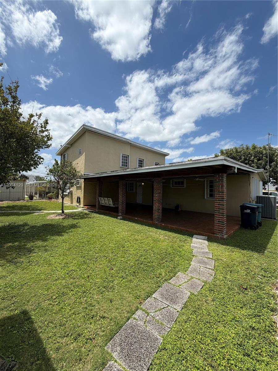 10910 SW 40th St, Miami FL 33165