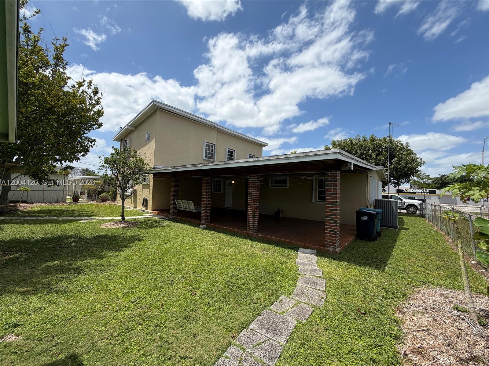 10910 SW 40th St, Miami FL 33165