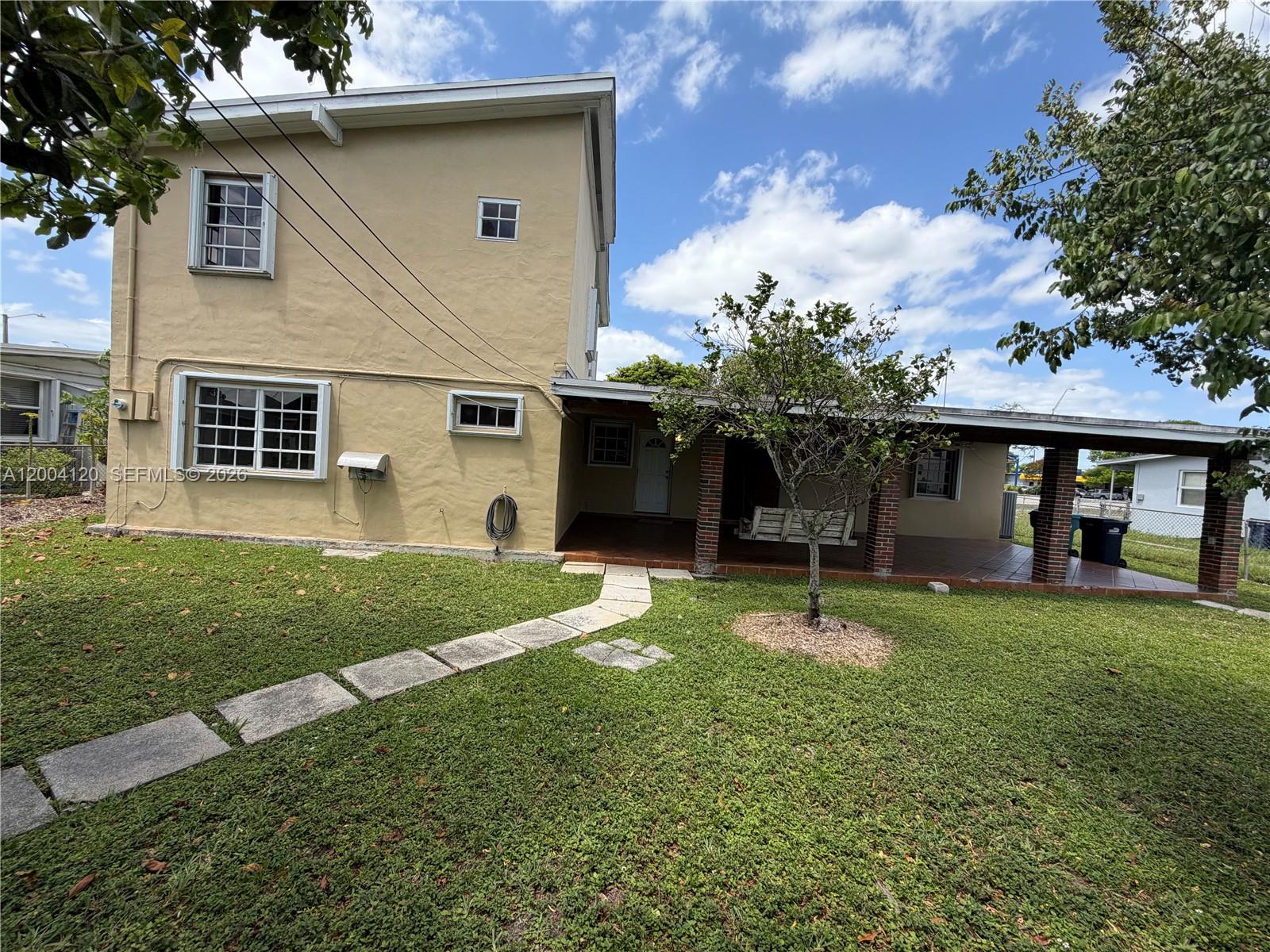 10910 SW 40th St, Miami FL 33165