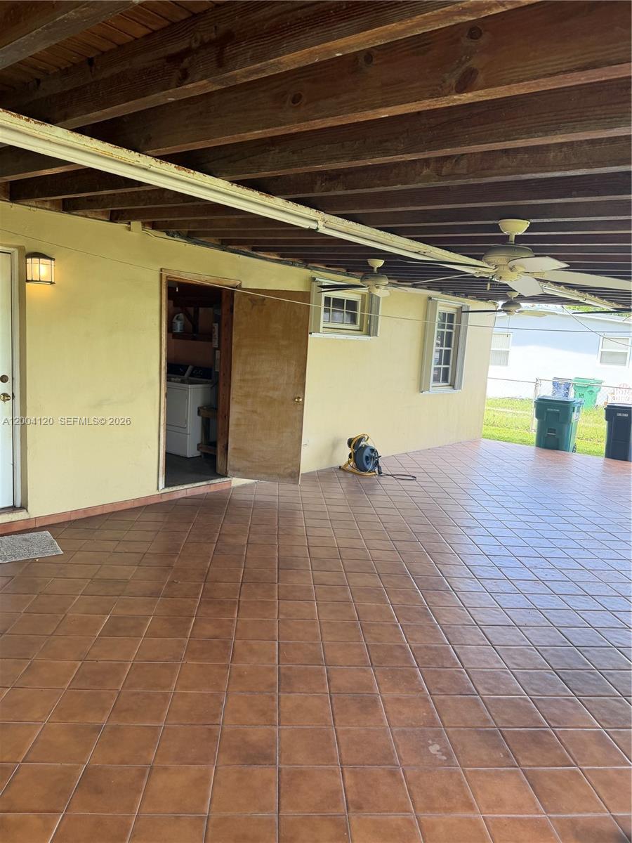 10910 SW 40th St, Miami FL 33165