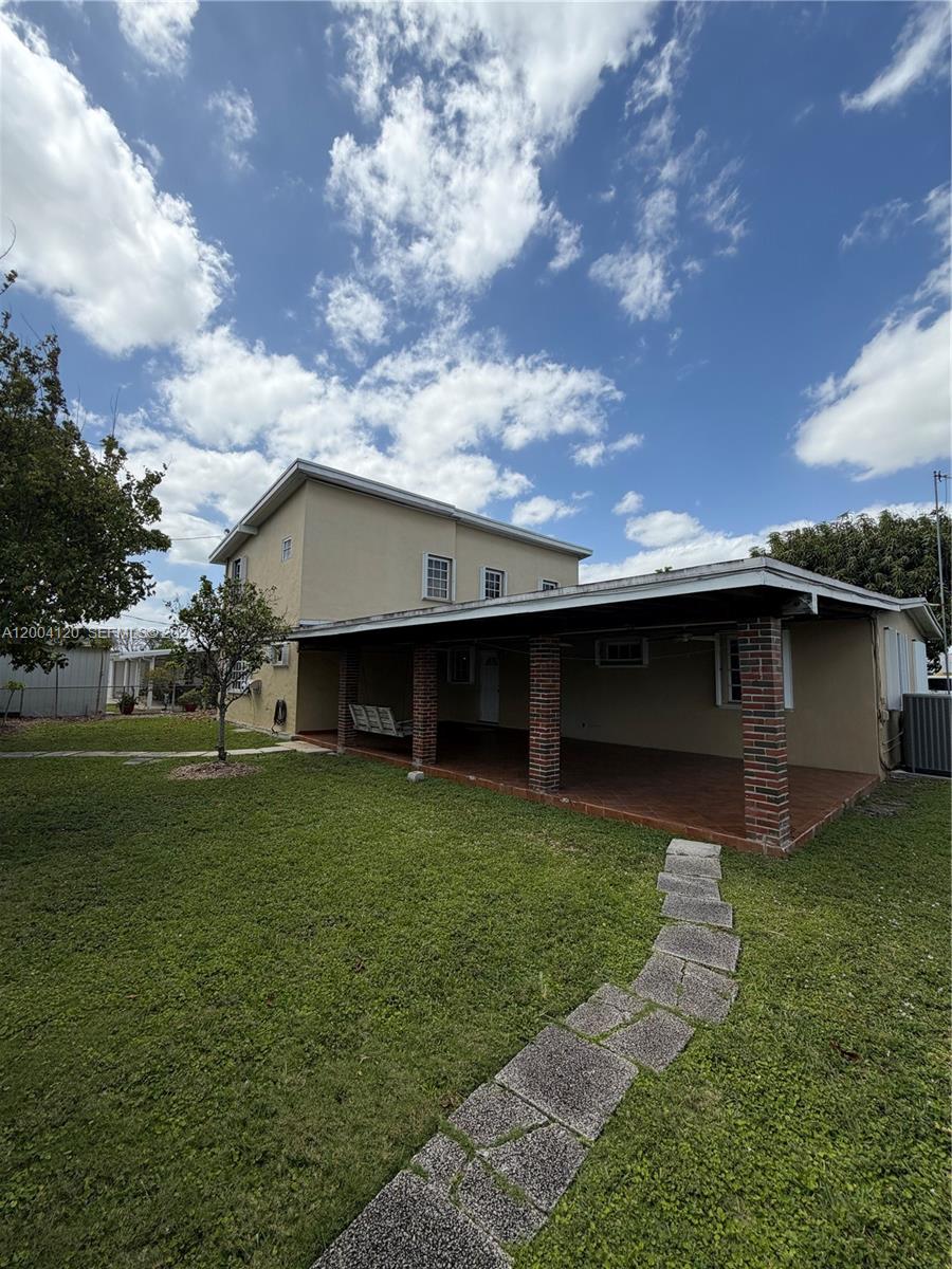 10910 SW 40th St, Miami FL 33165