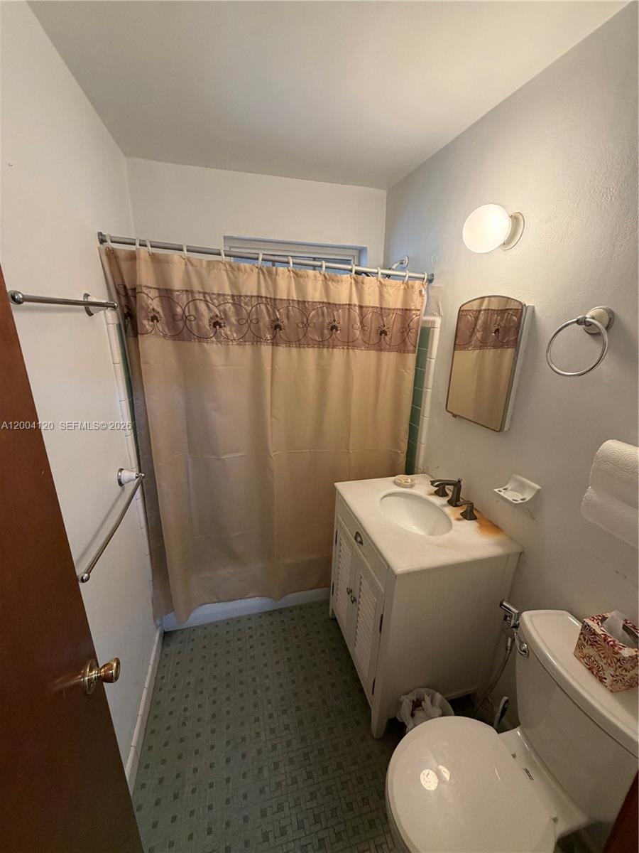 10910 SW 40th St, Miami FL 33165