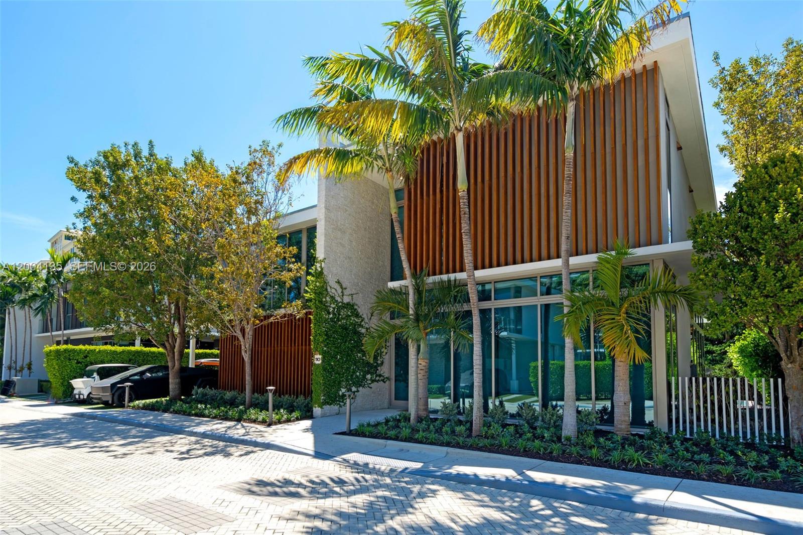 110 Reef Ln, Key Biscayne FL 33149