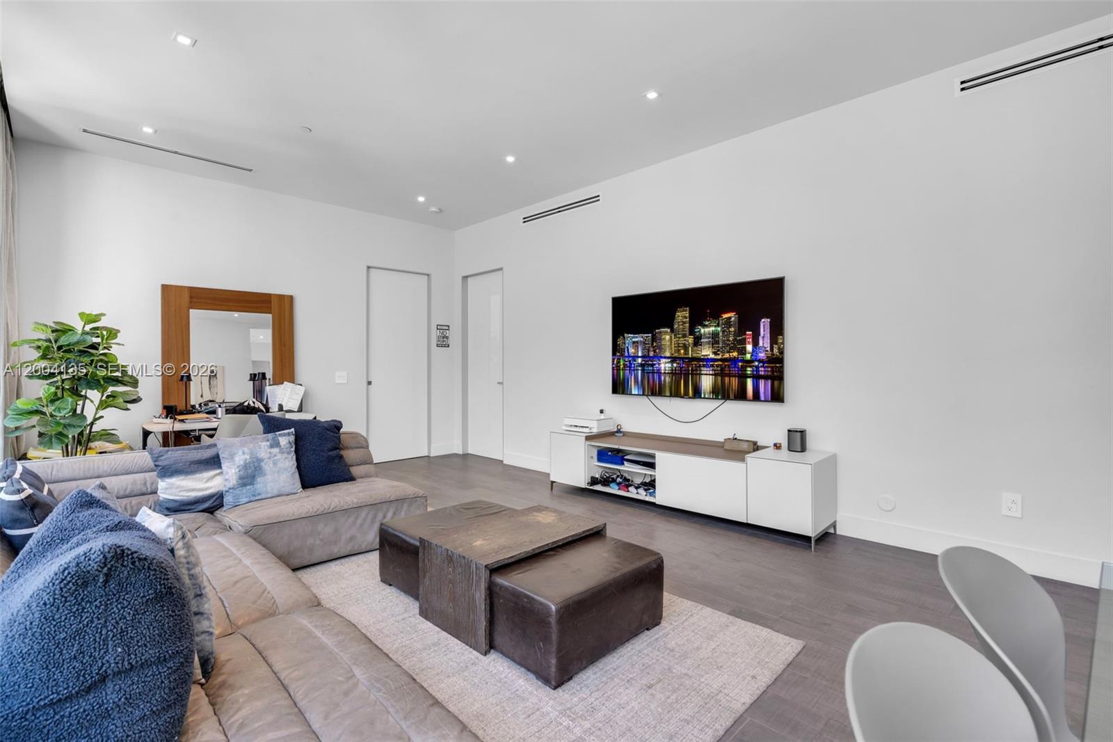 110 Reef Ln, Key Biscayne FL 33149