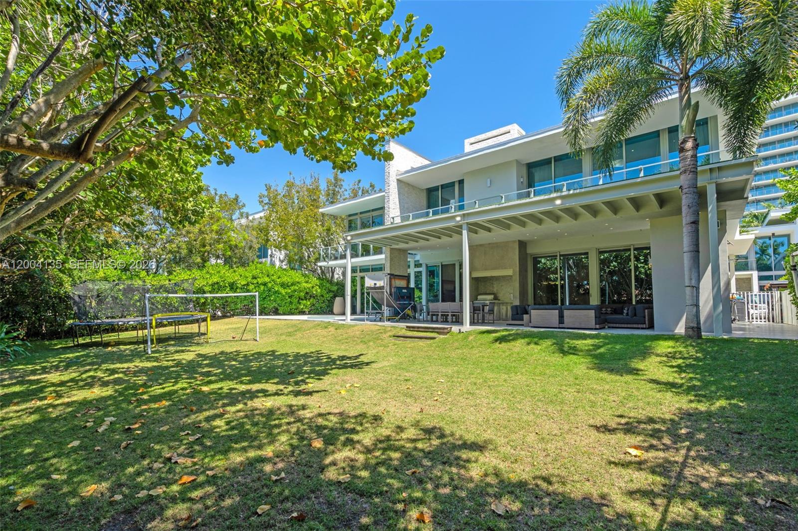 110 Reef Ln, Key Biscayne FL 33149