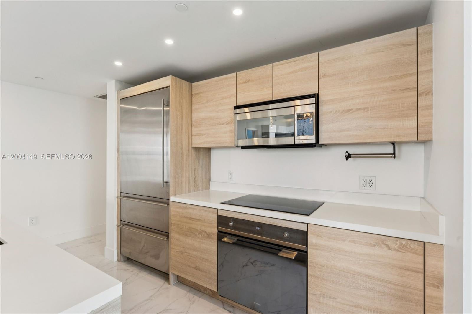 16385 Biscayne Blvd #3001, North Miami Beach FL 33160
